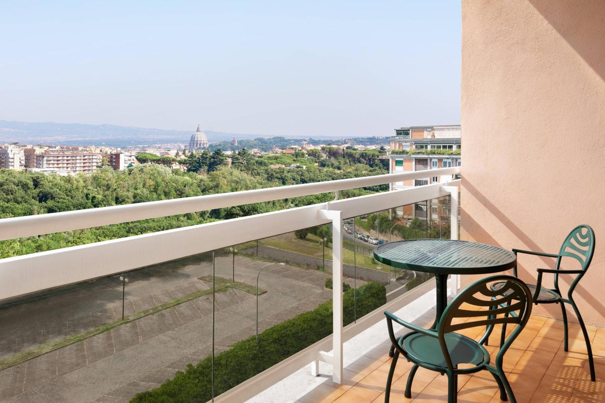 Courtyard By Marriott Park Hotel
