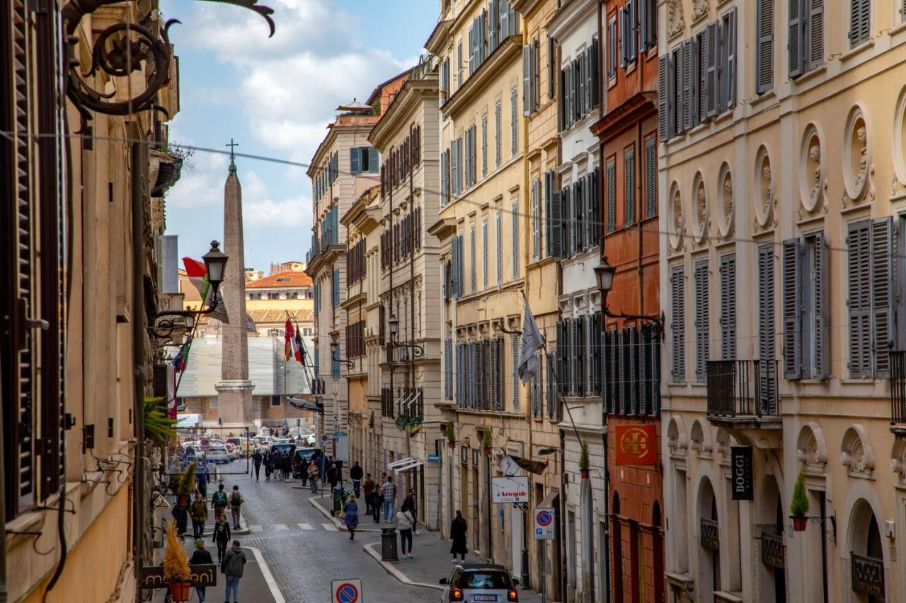 Piazza Di Spagna Moda Luxury *