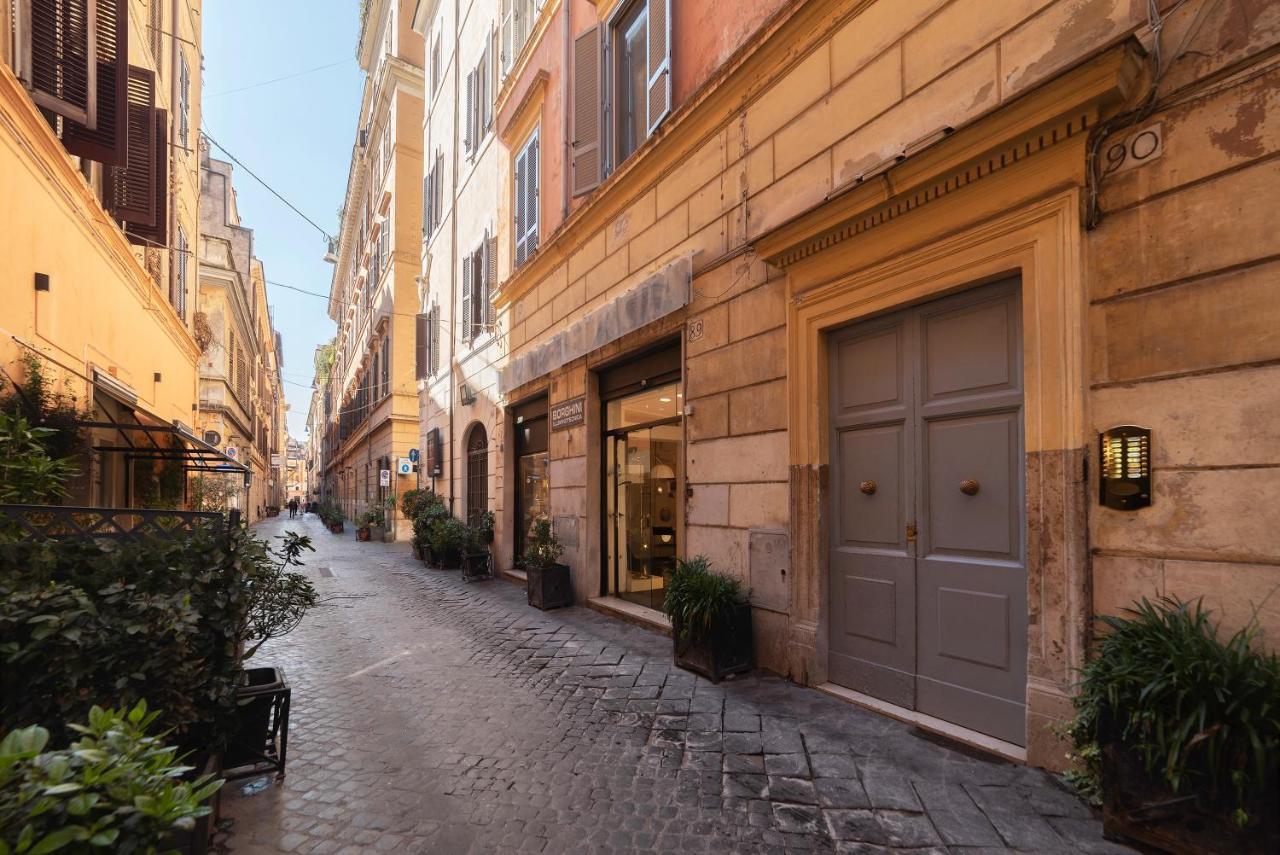 Spanish Steps Corner Apartment