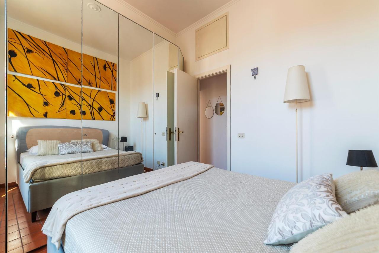 Spanish Steps Corner Apartment Rome
