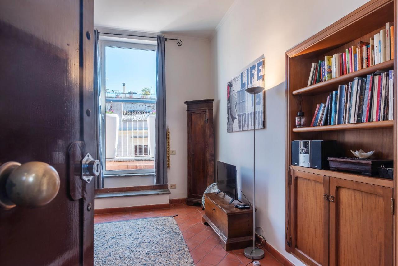 Apartment Spanish Steps Corner