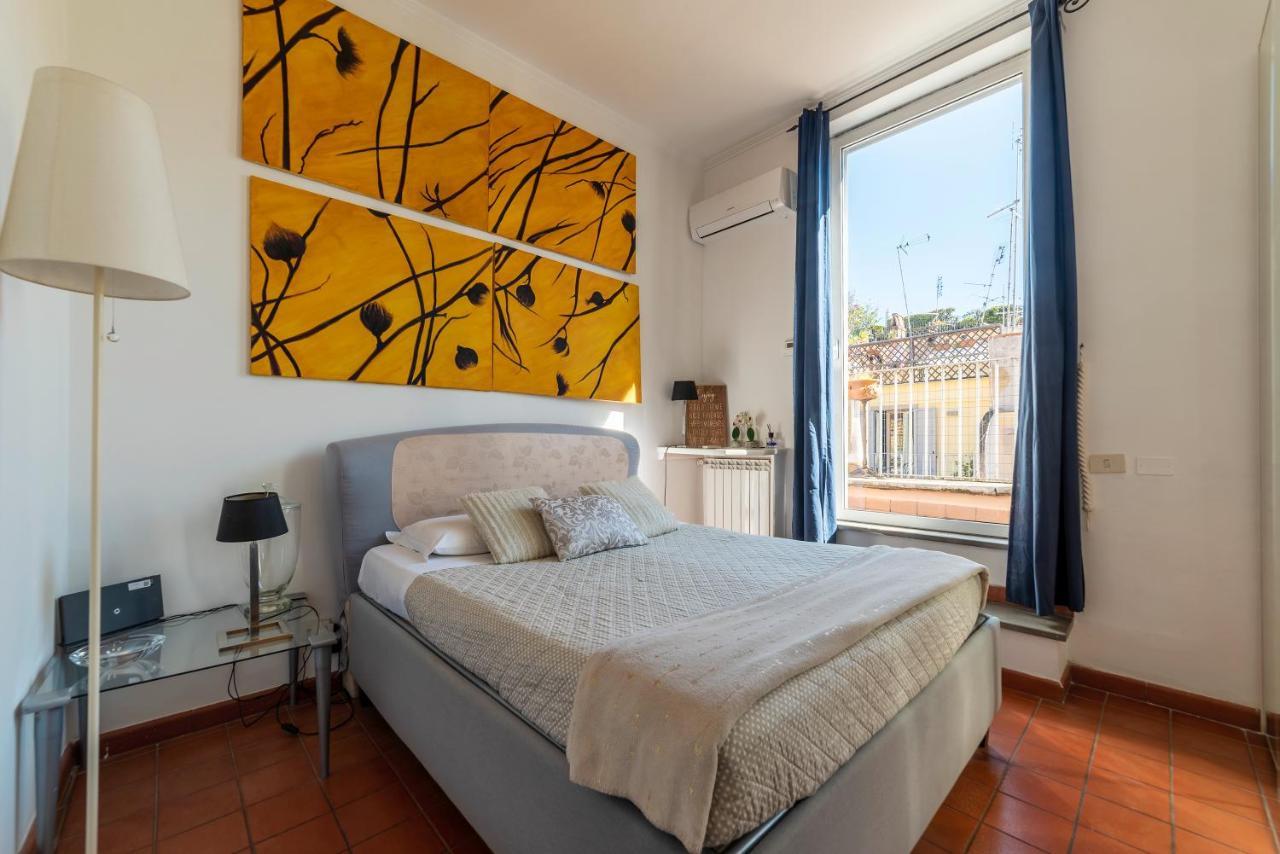 Apartment Spanish Steps Corner