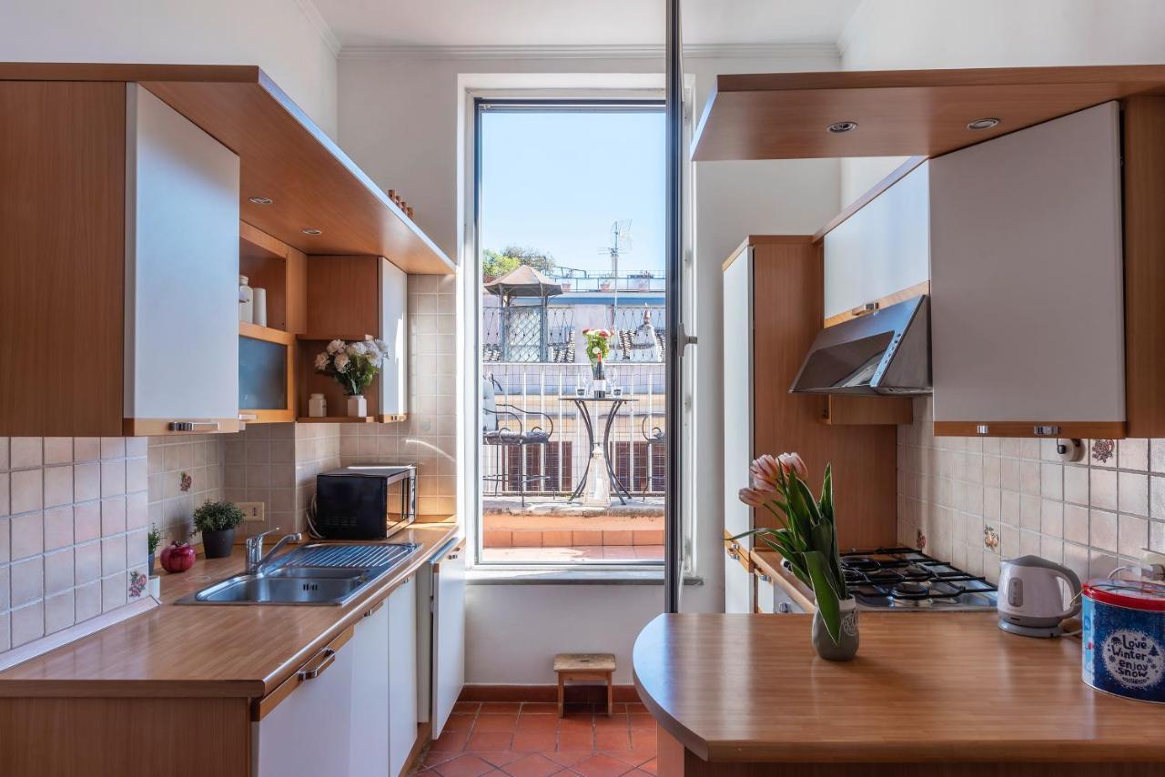 Apartment Spanish Steps Corner