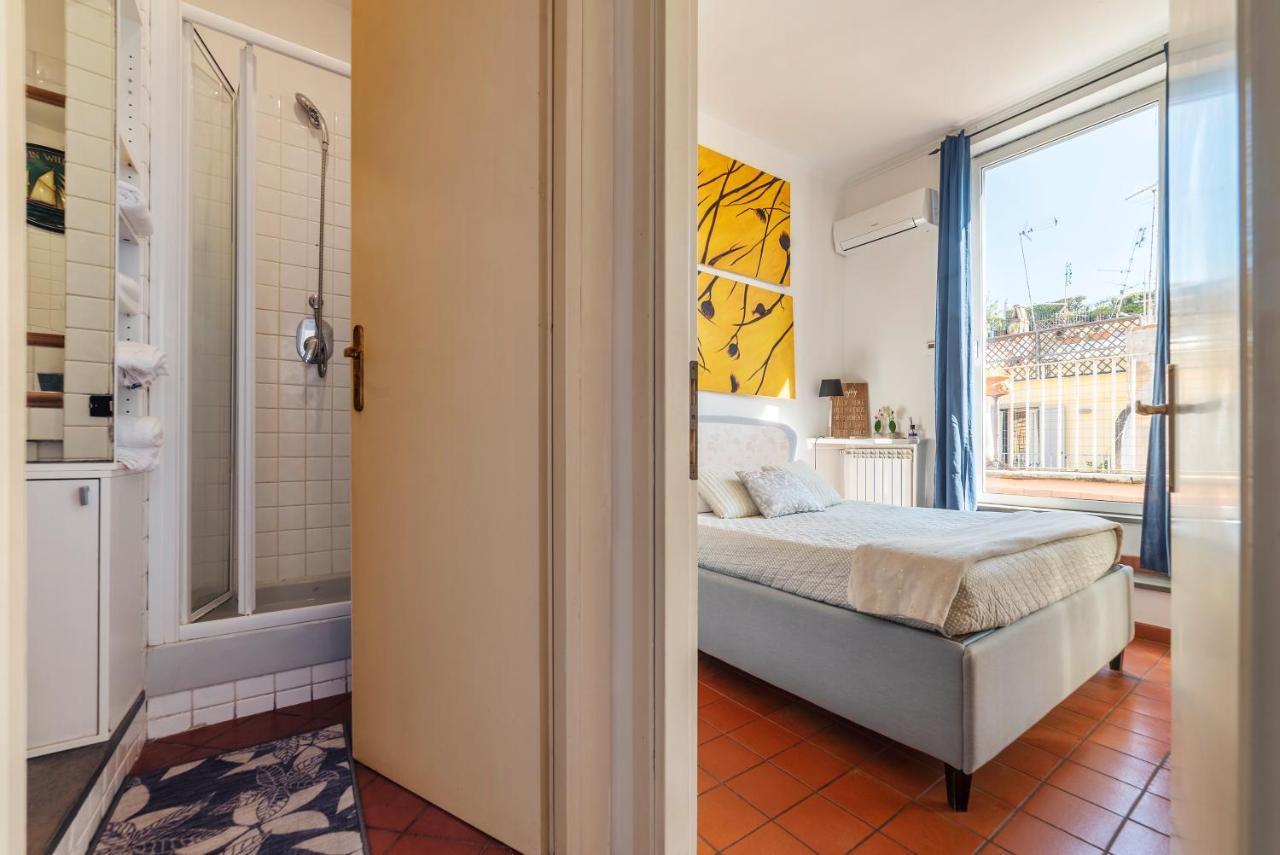 Spanish Steps Corner Apartment Rome