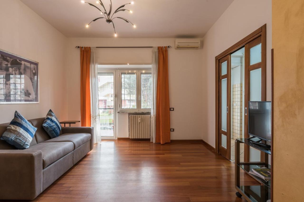 Bright 2 Bedroom And Balcony Apartment