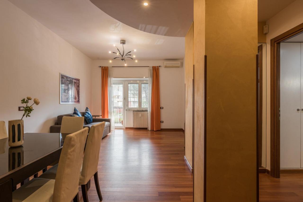 Apartment Bright 2 Bedroom And Balcony Rome