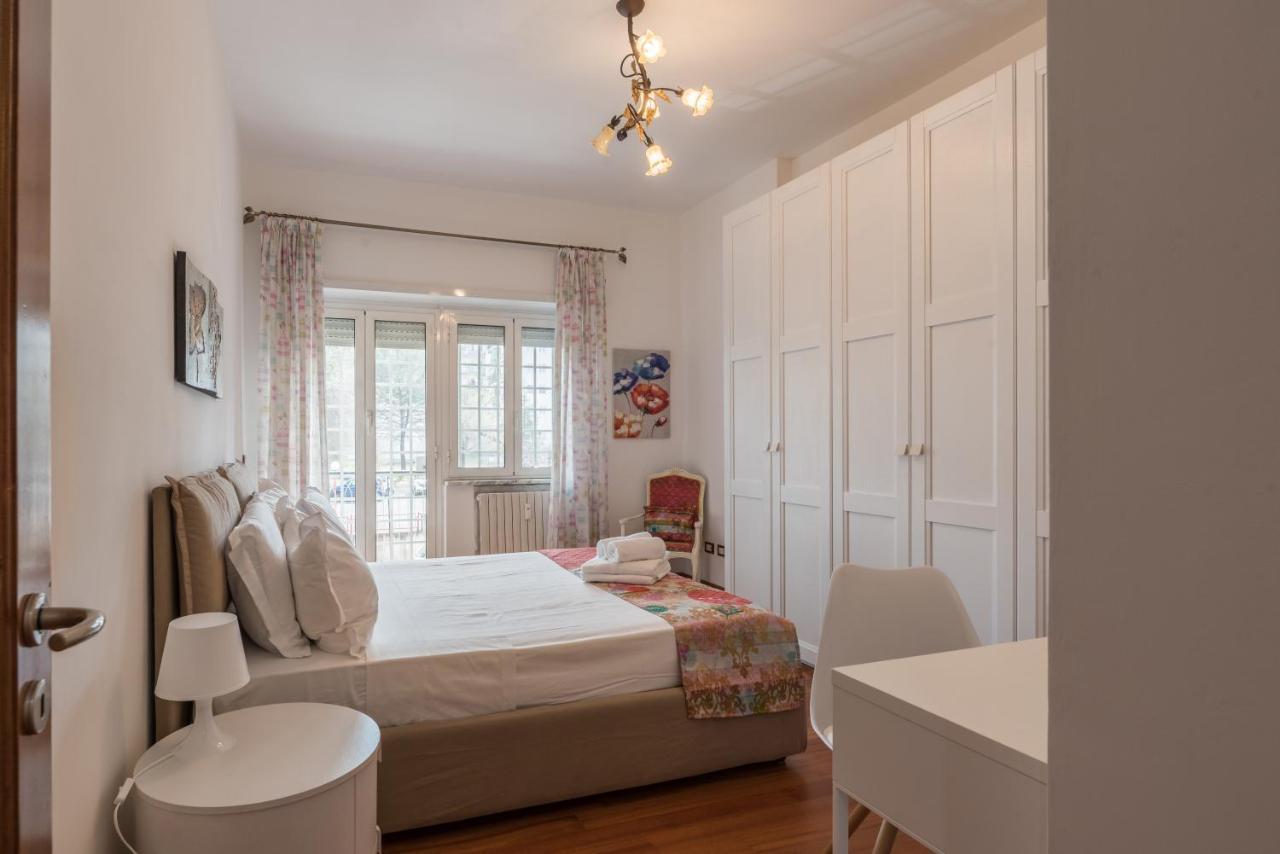 Apartment Bright 2 Bedroom And Balcony