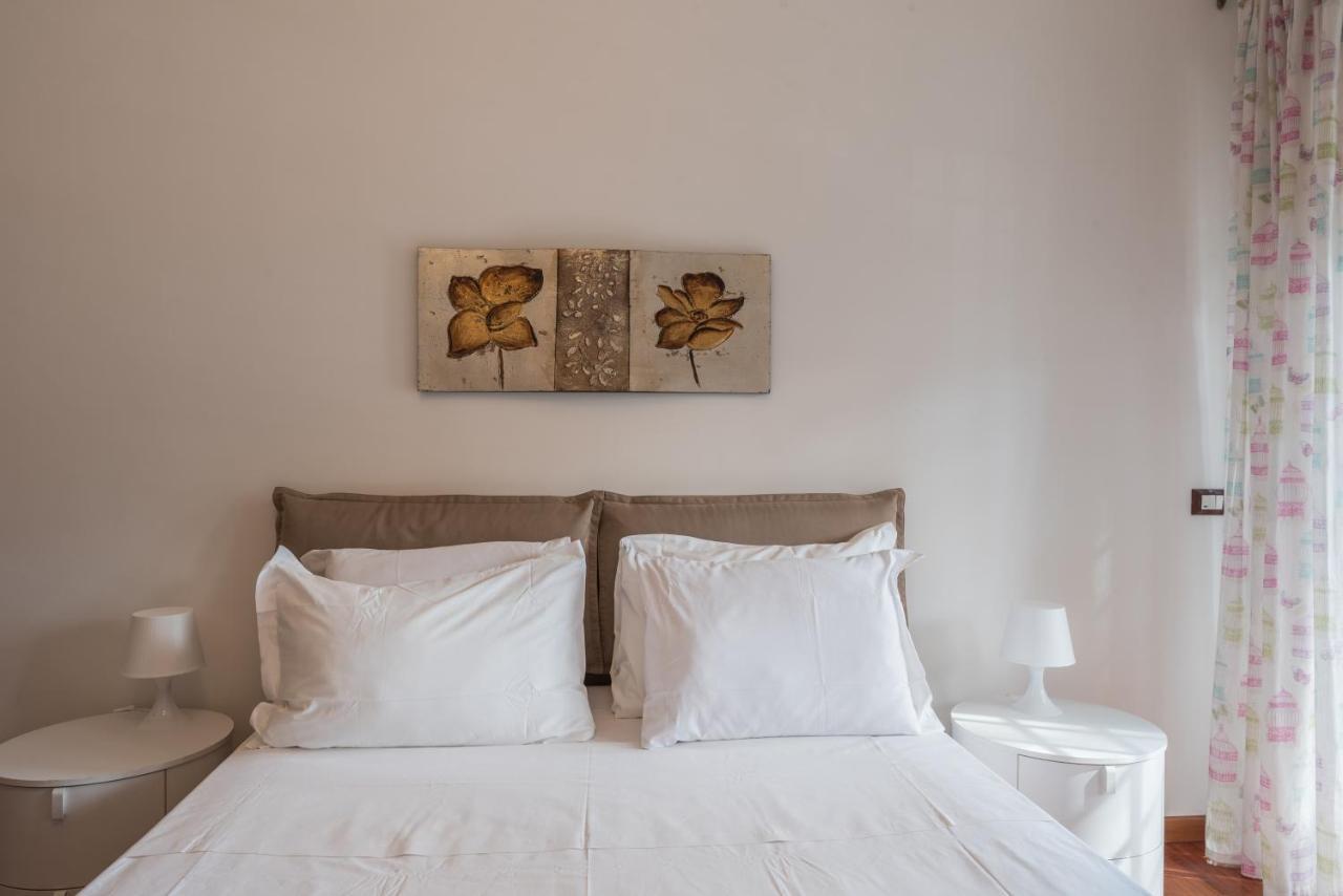 Bright 2 Bedroom And Balcony