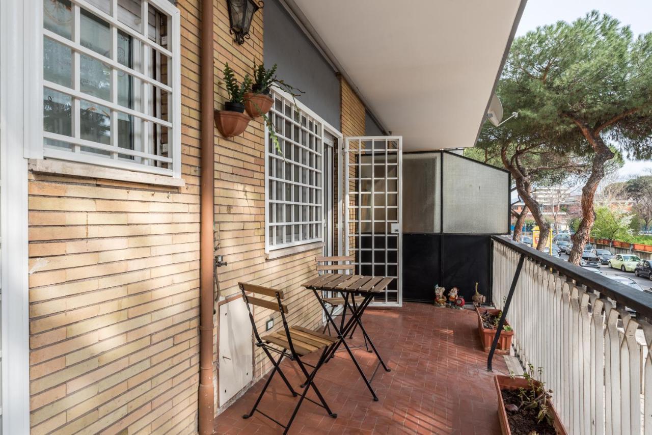 Apartment Bright 2 Bedroom And Balcony Rome