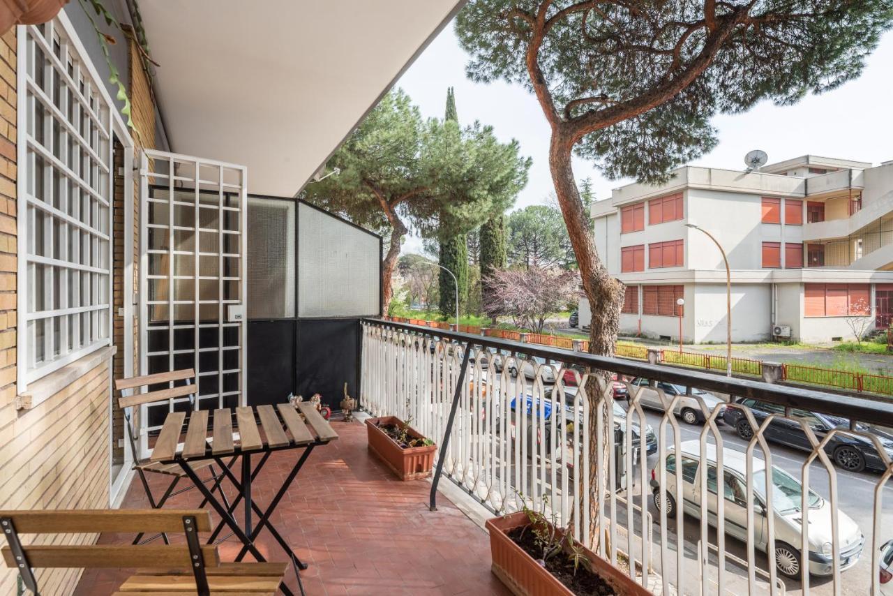 Apartment Bright 2 Bedroom And Balcony