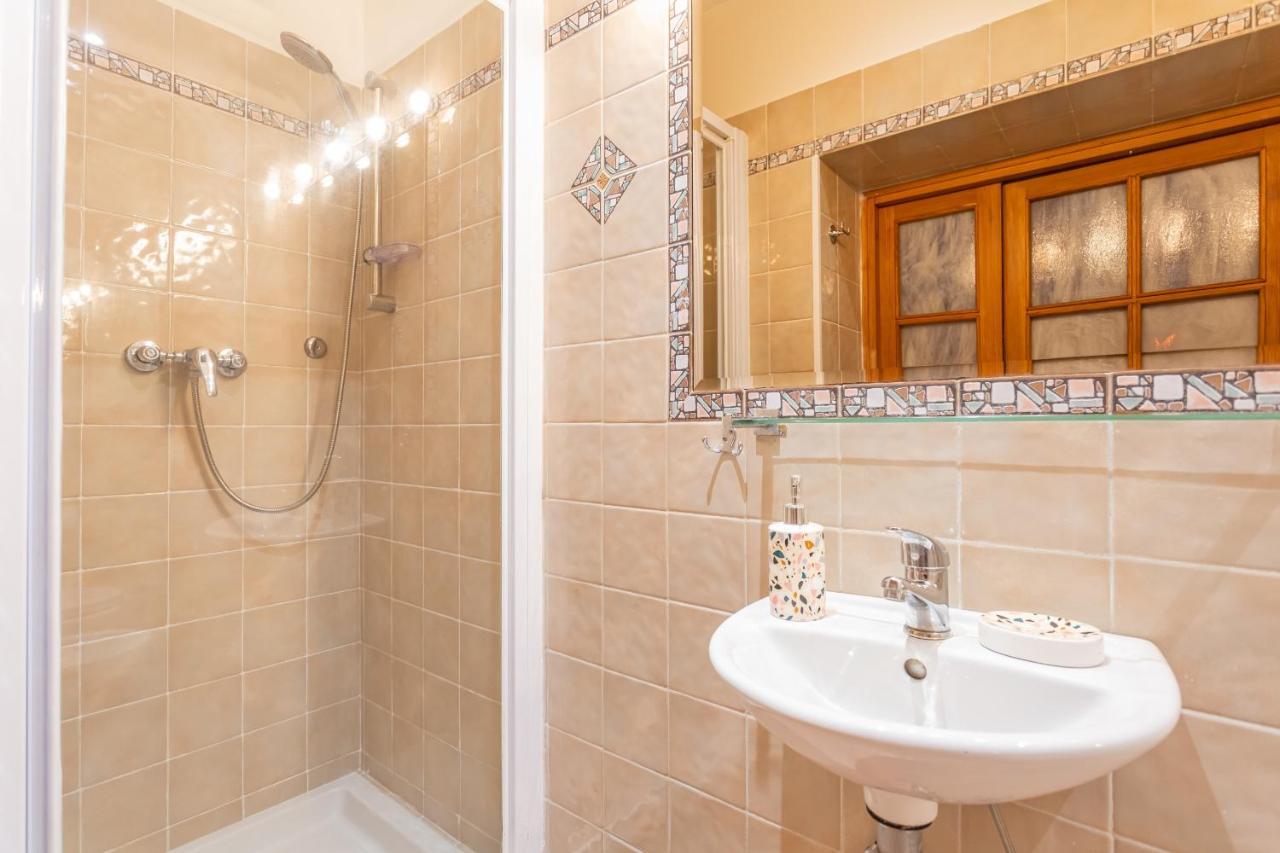 Apartment Trastevere Vintage Artistic Loft Rome