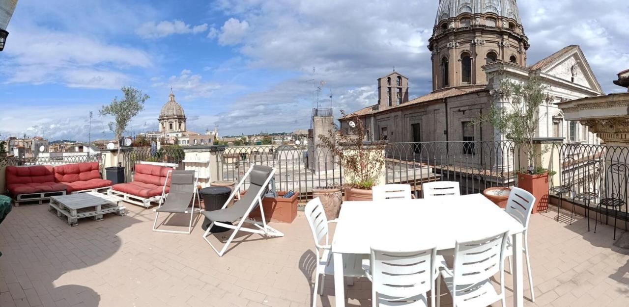 Apartment Terrace On The Monuments Of Rome