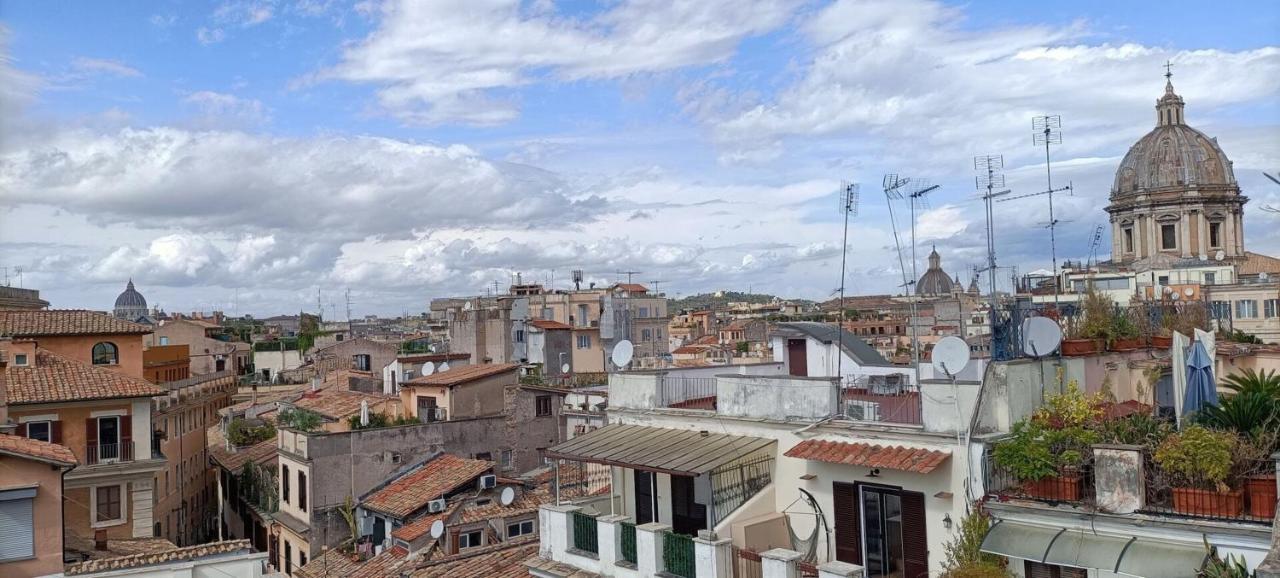 Apartment Terrace On The Monuments Of Rome