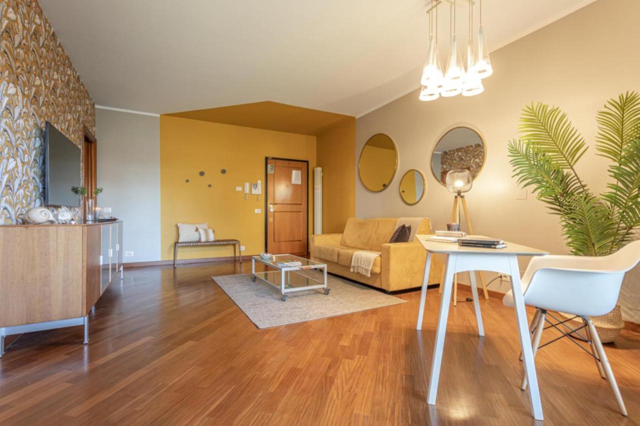 Elfaro Kitty - Stylish Close To S. Peter * Rome