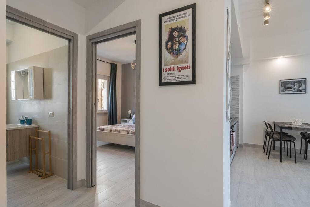 Apartment Cinema House In Cinecitta Rome