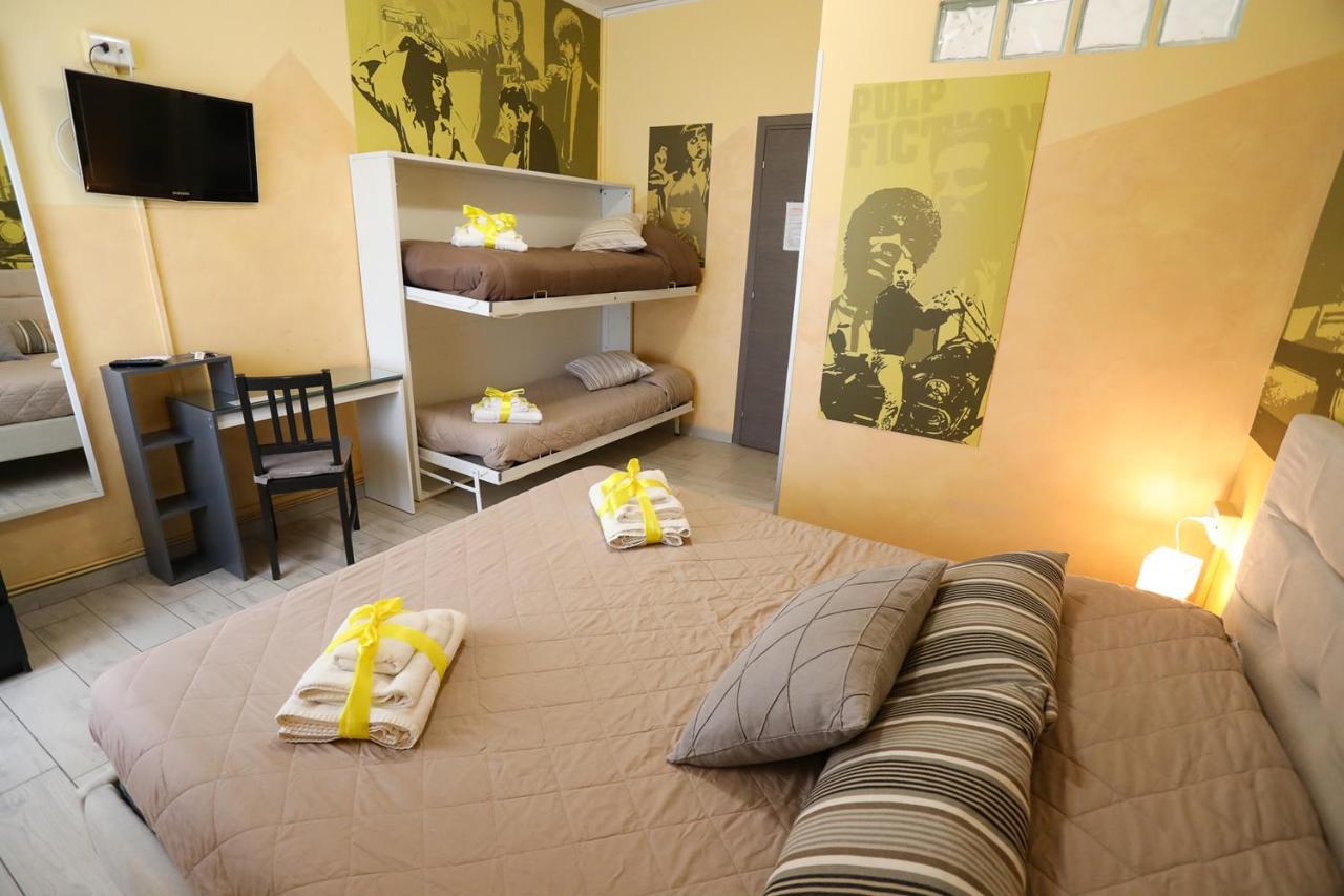 Movie Guest house *