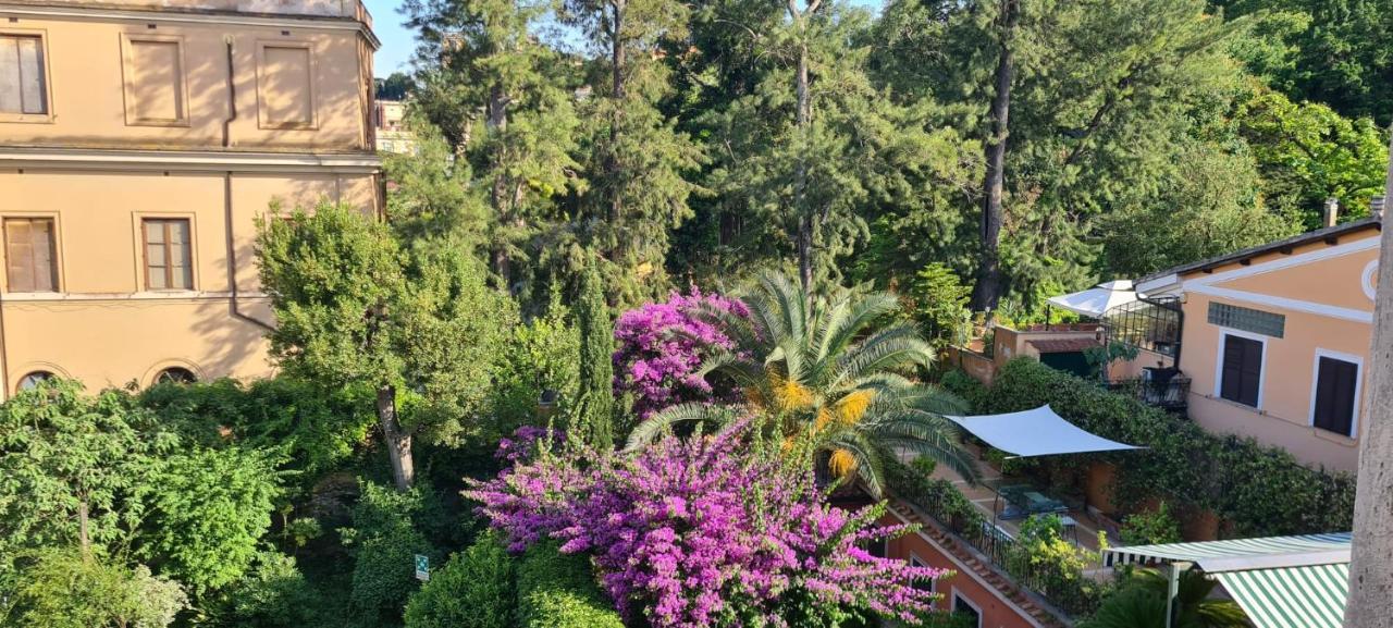 Bed & Breakfast Riari Rome