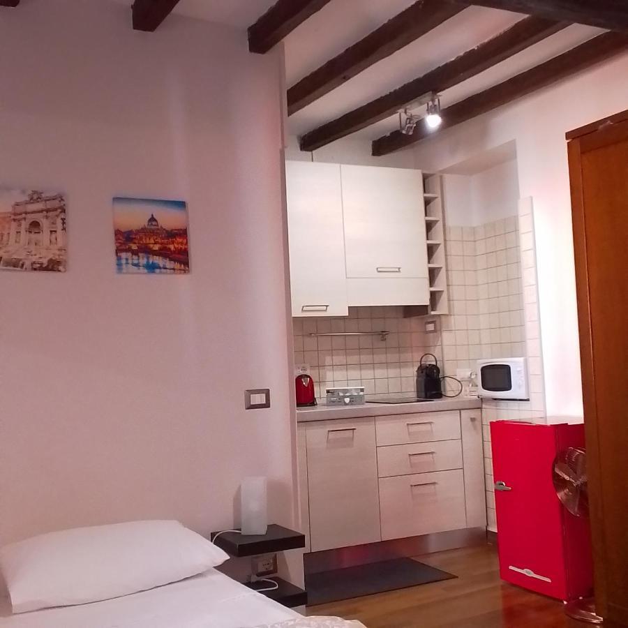Domus Incantevole Vicino Colosseo Foro Apartment Rome