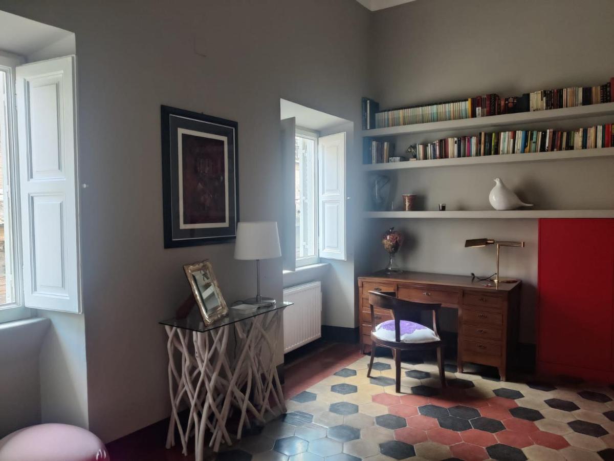 Appartamento Warm Charming In Campo De Fiori *