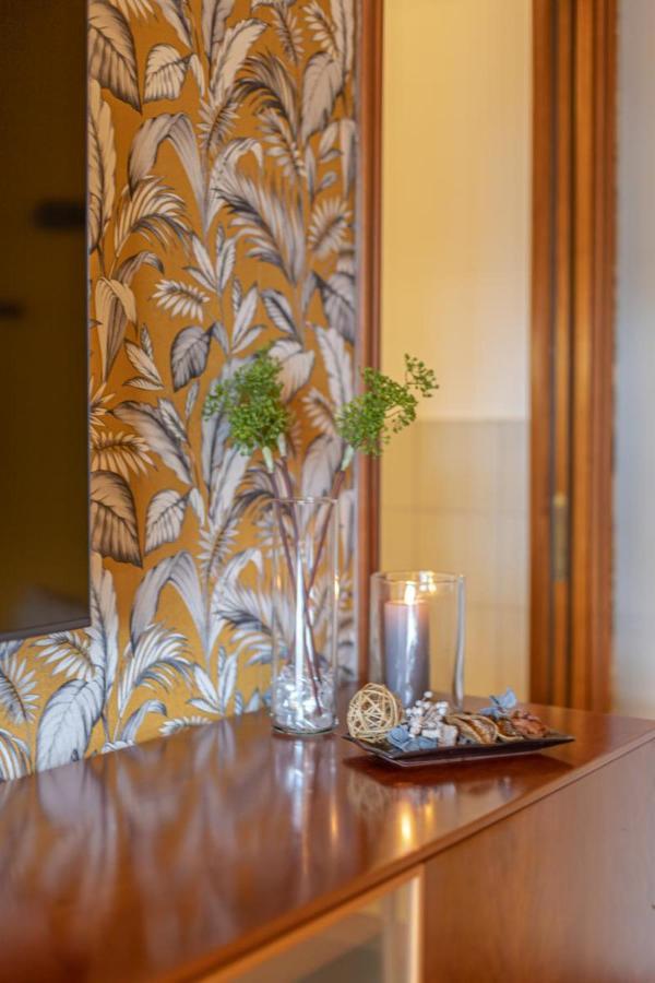 Elfaro Kitty - Stylish Close To S. Peter Rome