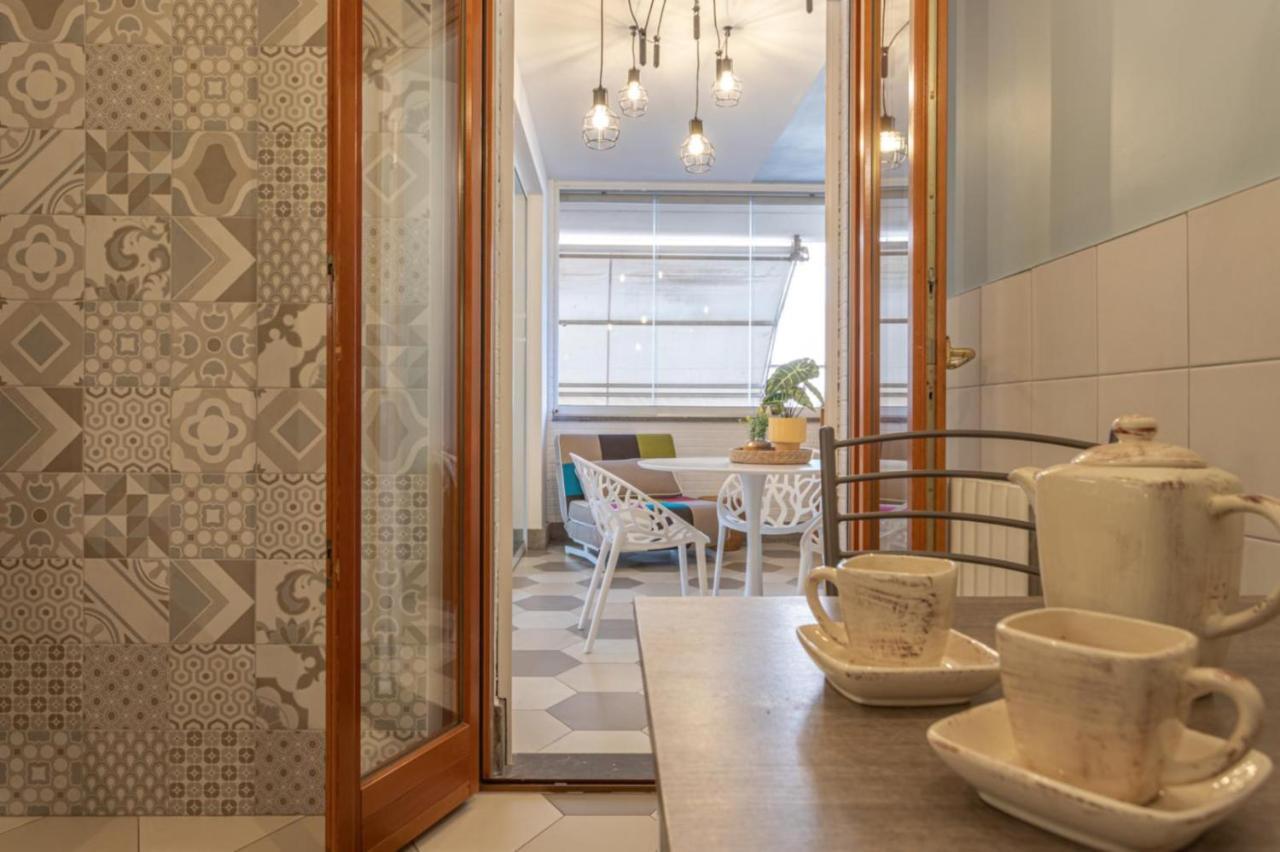 Elfaro Kitty - Stylish Close To S. Peter Rome