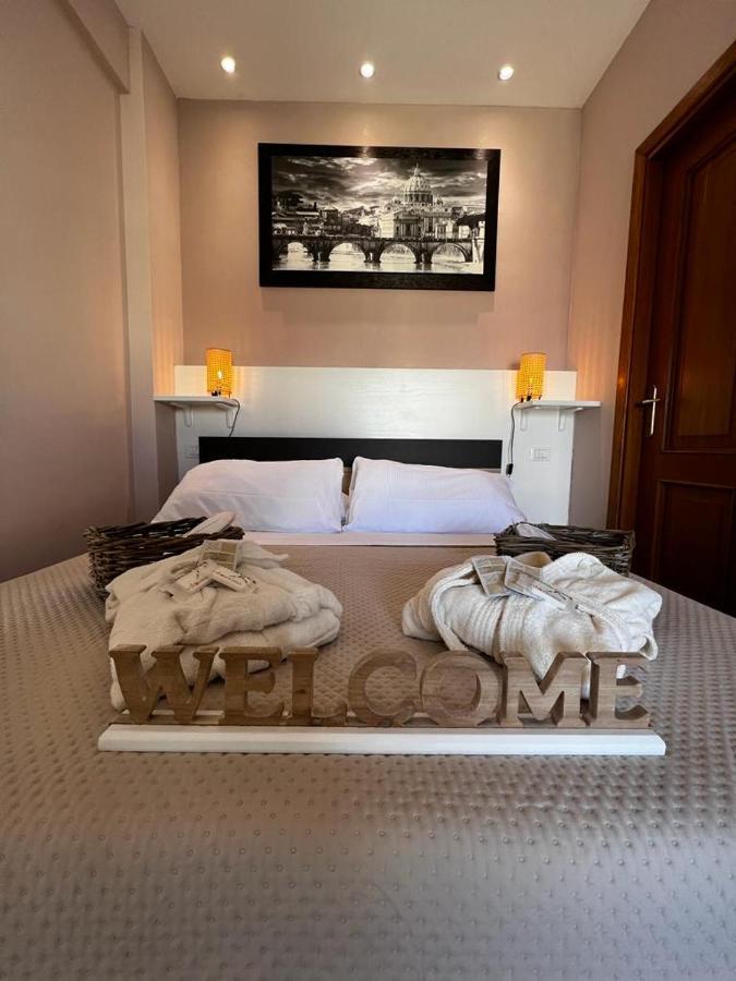 St Peter's Boutique * Rome