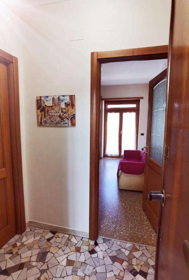 Appartamento Per Turisti E Famiglie Roma