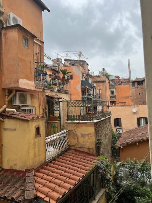Casa Tasteverina Apartment *