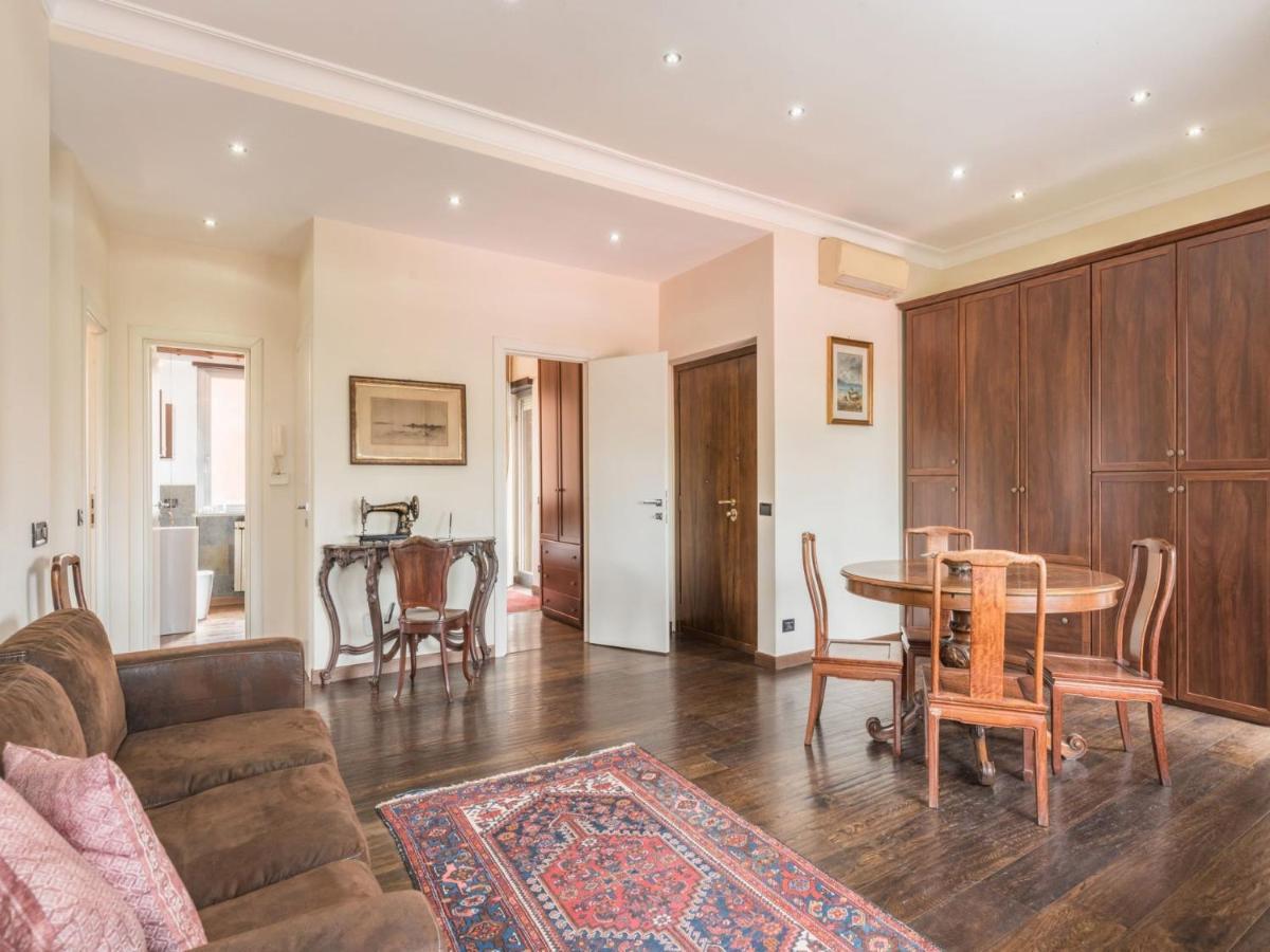 Apartment The Rent - Elegant Two-bedroom In Via Aurelia