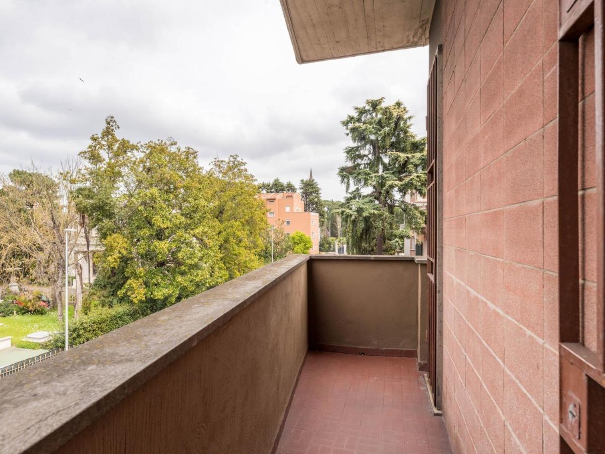 The Rent - Elegant Two-bedroom In Via Aurelia Apartment *