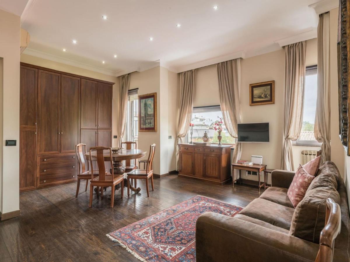 The Rent - Elegant Two-bedroom In Via Aurelia Apartment Rome