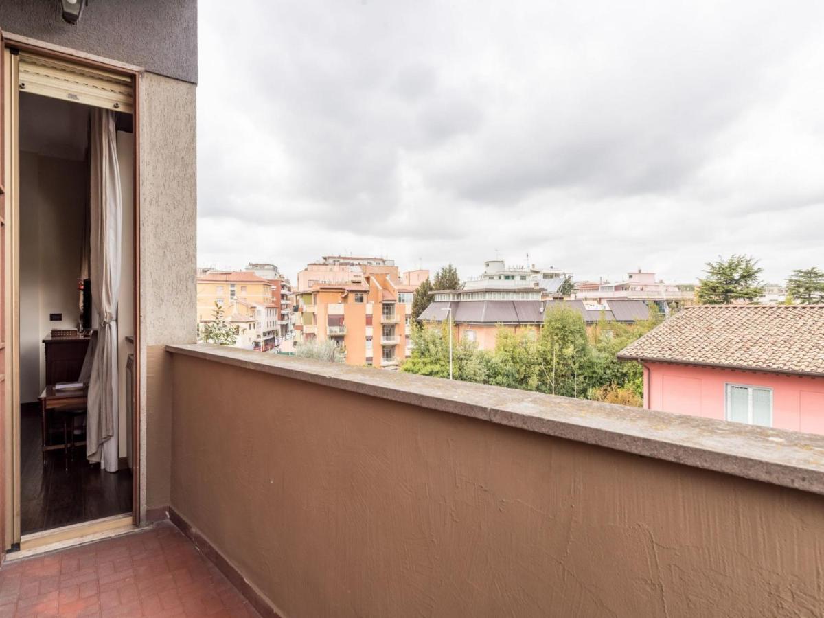The Rent - Elegant Two-bedroom In Via Aurelia Apartment *