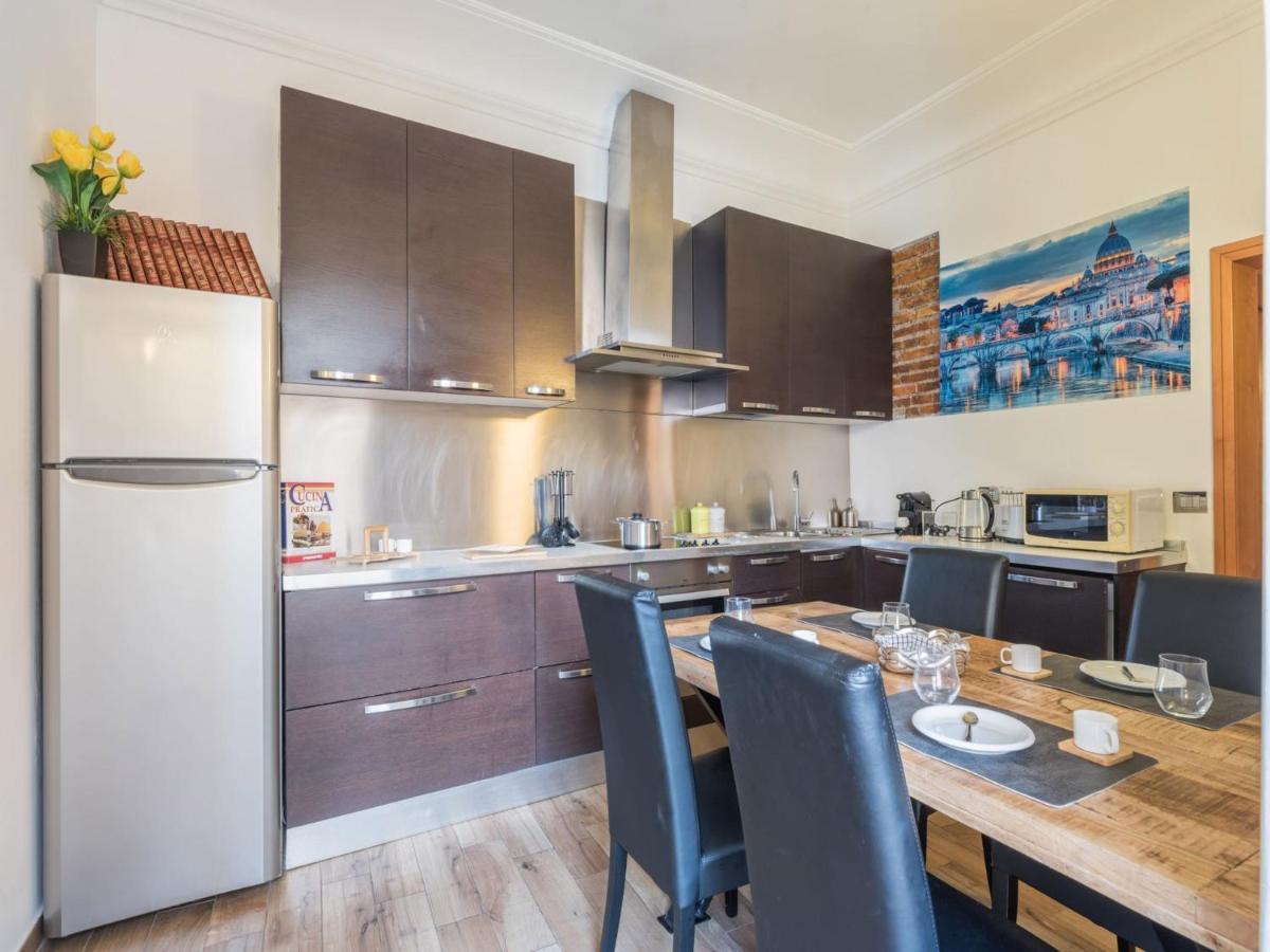 The Best Rent - Elegant Three-bedroom A Few Steps From Fontana Di Trevi Apartment Rome
