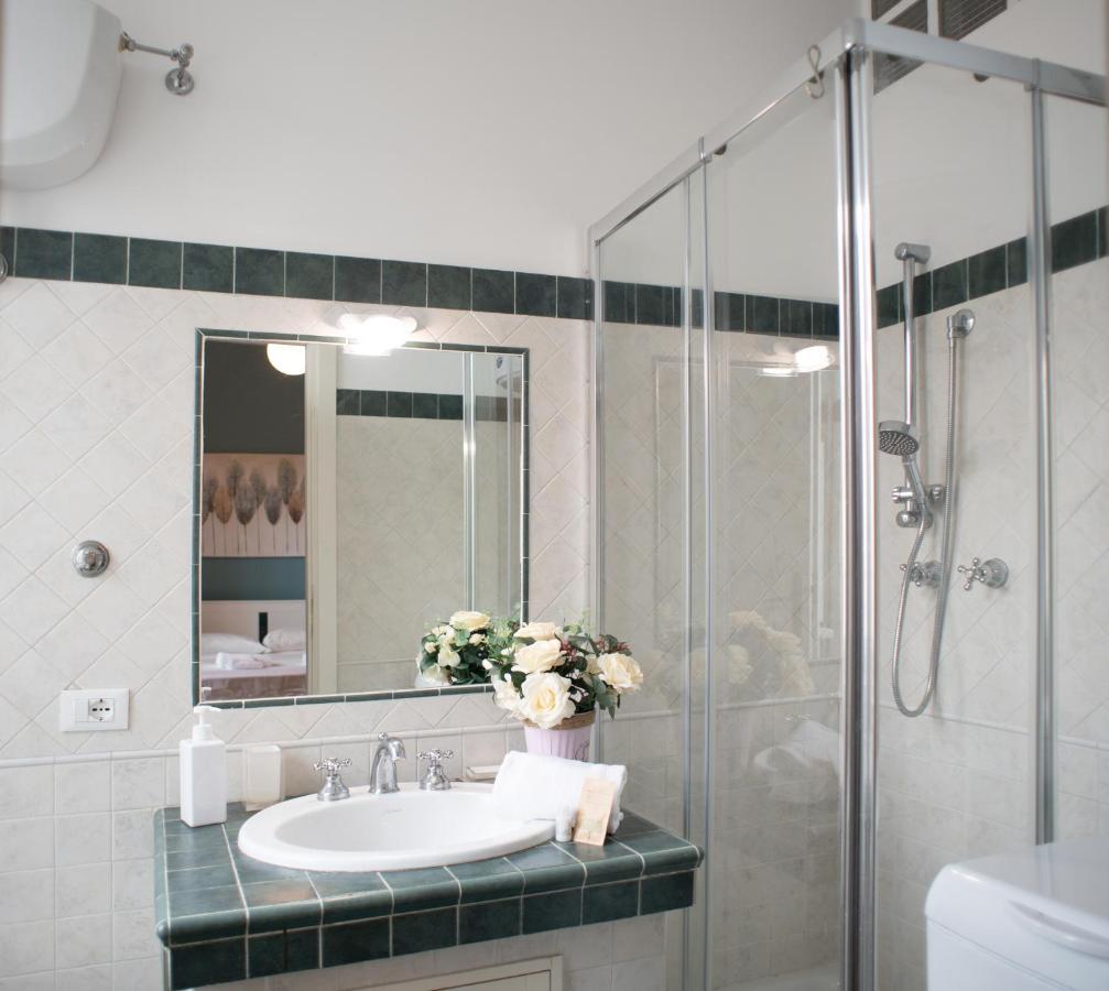 Urbana Apartment *