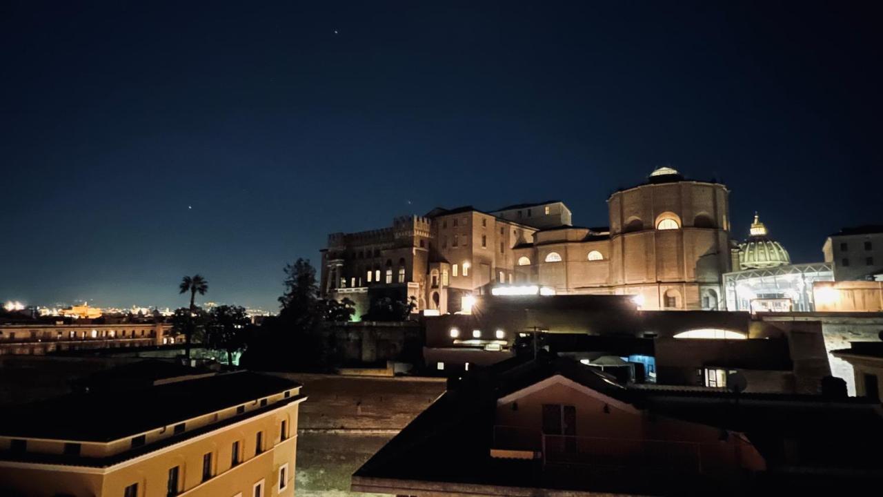 Homestay In St Peter Square , Vatican City, Vatican Museums