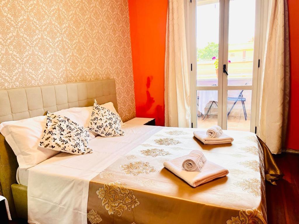Hill Town Guest house *