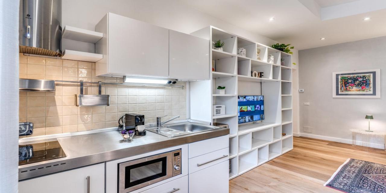 Deluxe One Bedroom Apartment, Perfect Location, Air Cond Appartamento *