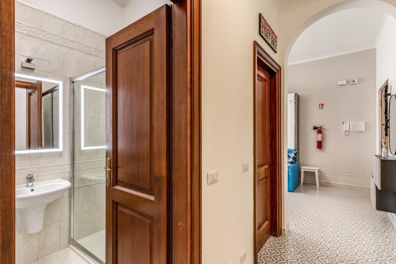 Rhome Colosseum Apartment *