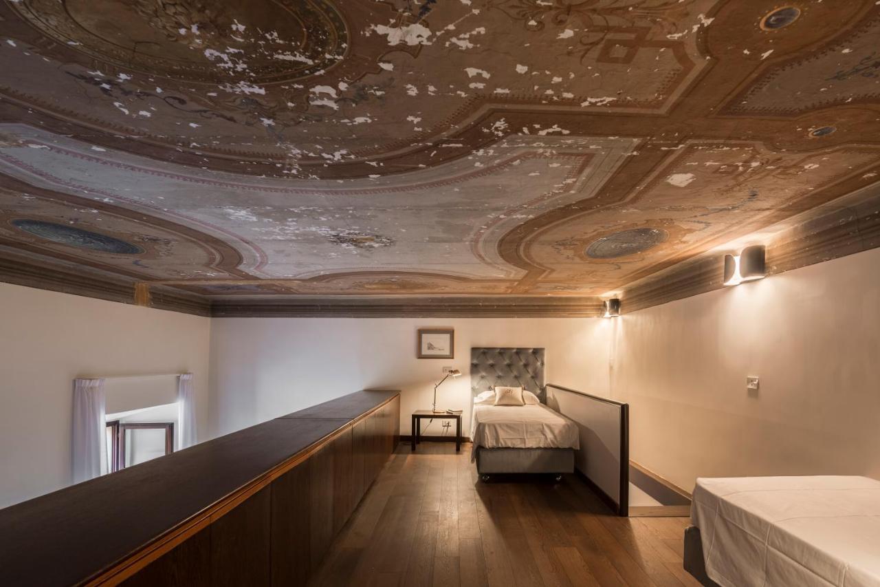 Palazzo Berardi: Renaissance Downtown Luxury * Rome