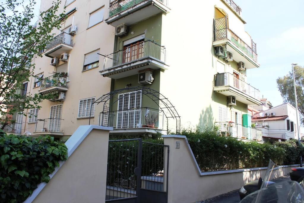 Vicino Via Della Pisana * Roma