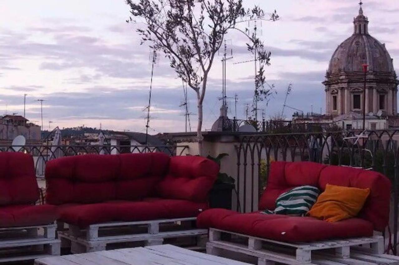 Terrace On The Monuments Of Apartment
