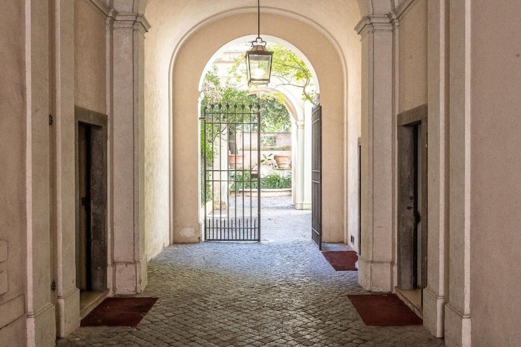 Luxury Via Giulia With Private Garden Apartment Rome