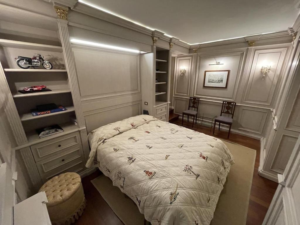 Apartment Luxury Via Giulia With Private Garden