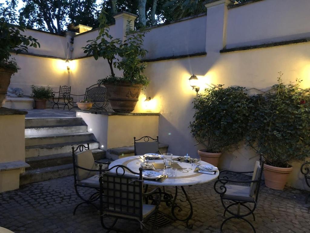 Luxury Via Giulia With Private Garden
