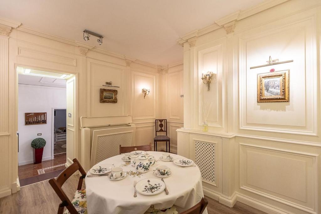 Apartment Luxury Via Giulia With Private Garden Rome