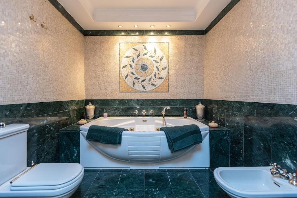 Luxury Via Giulia With Private Garden