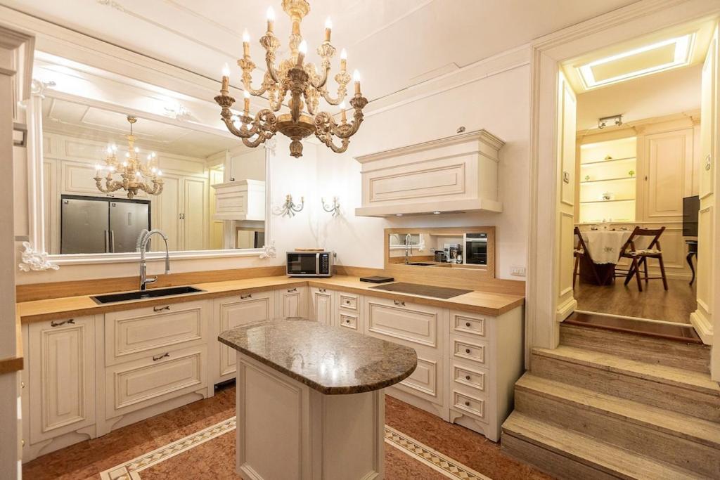 Luxury Via Giulia With Private Garden Apartment Rome