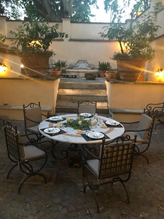 Apartment Luxury Via Giulia With Private Garden Rome