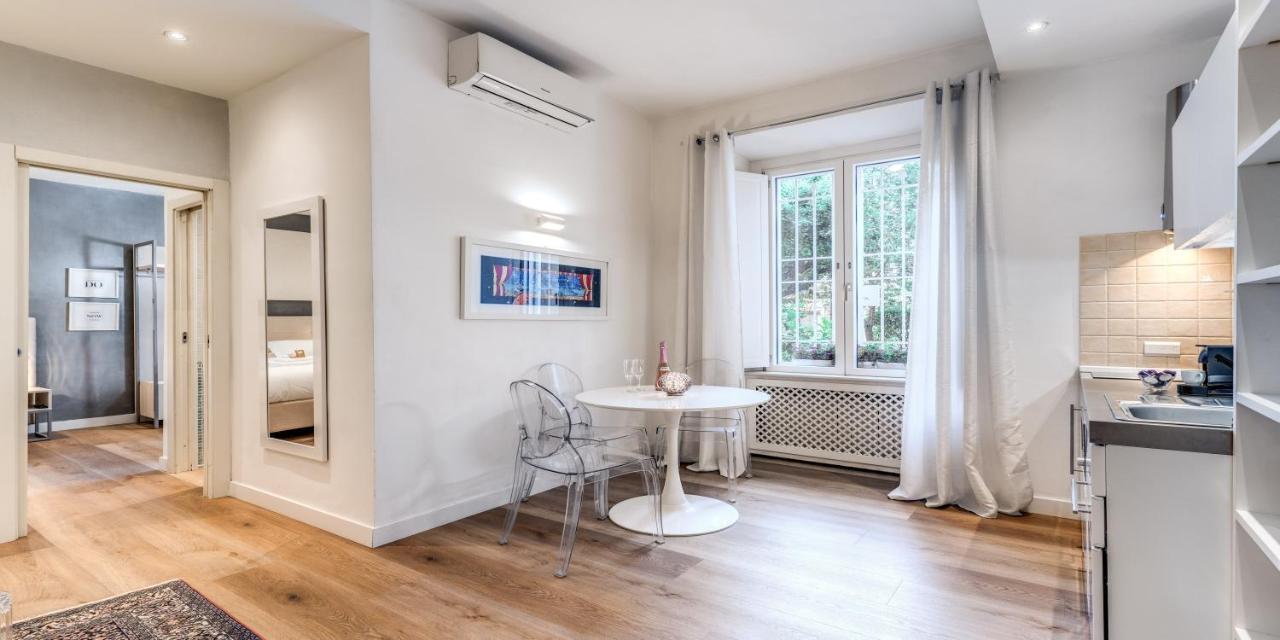 Deluxe One Bedroom Apartment, Perfect Location, Air Cond