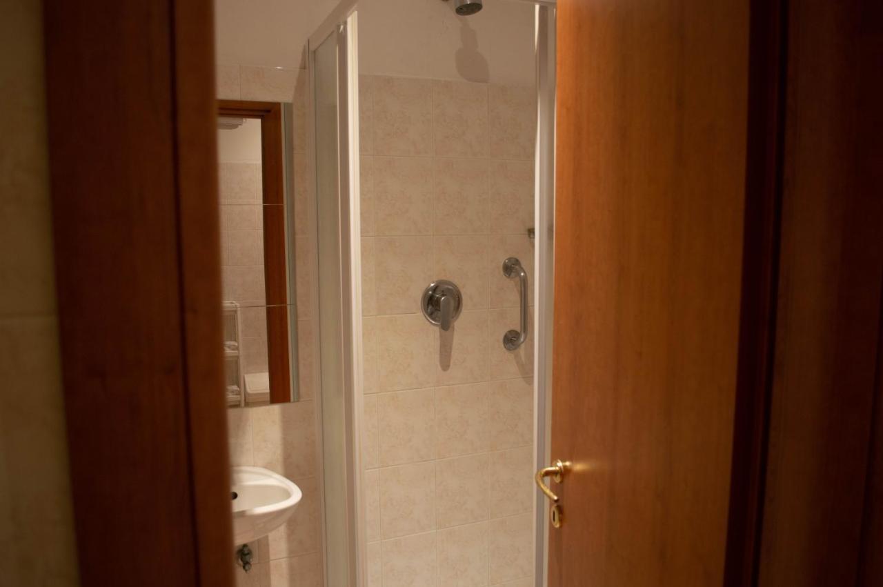 Bed & Breakfast Riari 5*